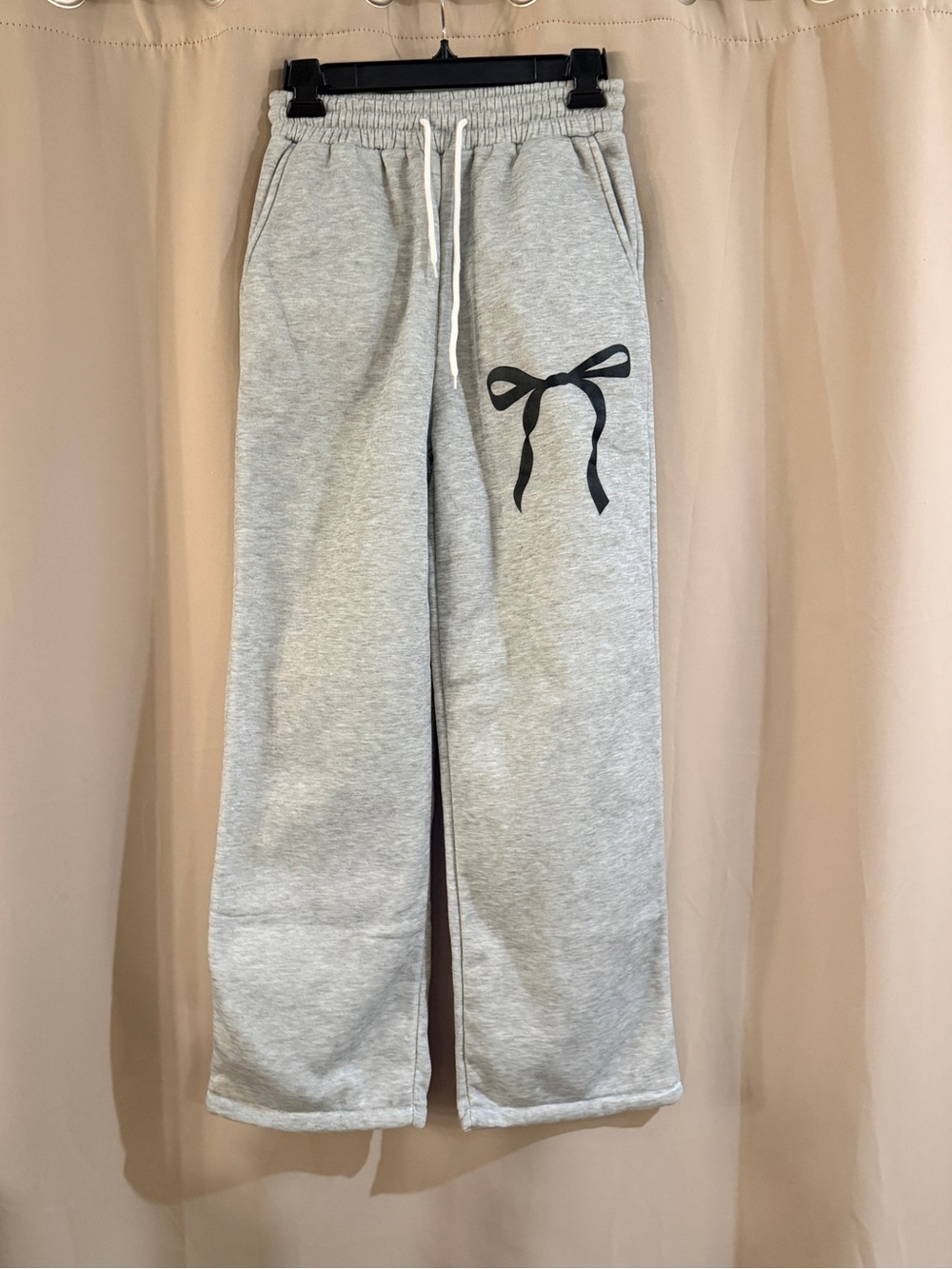 Source Unknown Gray Sweatpants with Black Bow Graphic